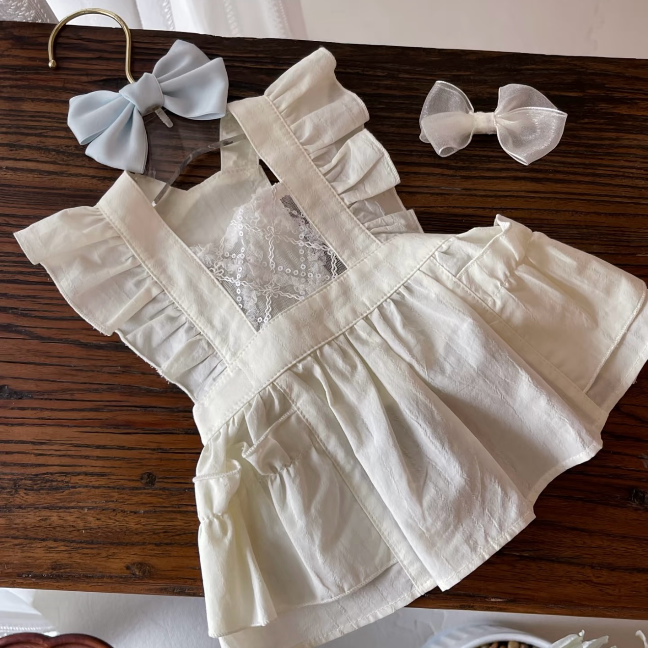 Autumn Bless ホワイトレースフリルドレス | White Ruffled Lace Dress