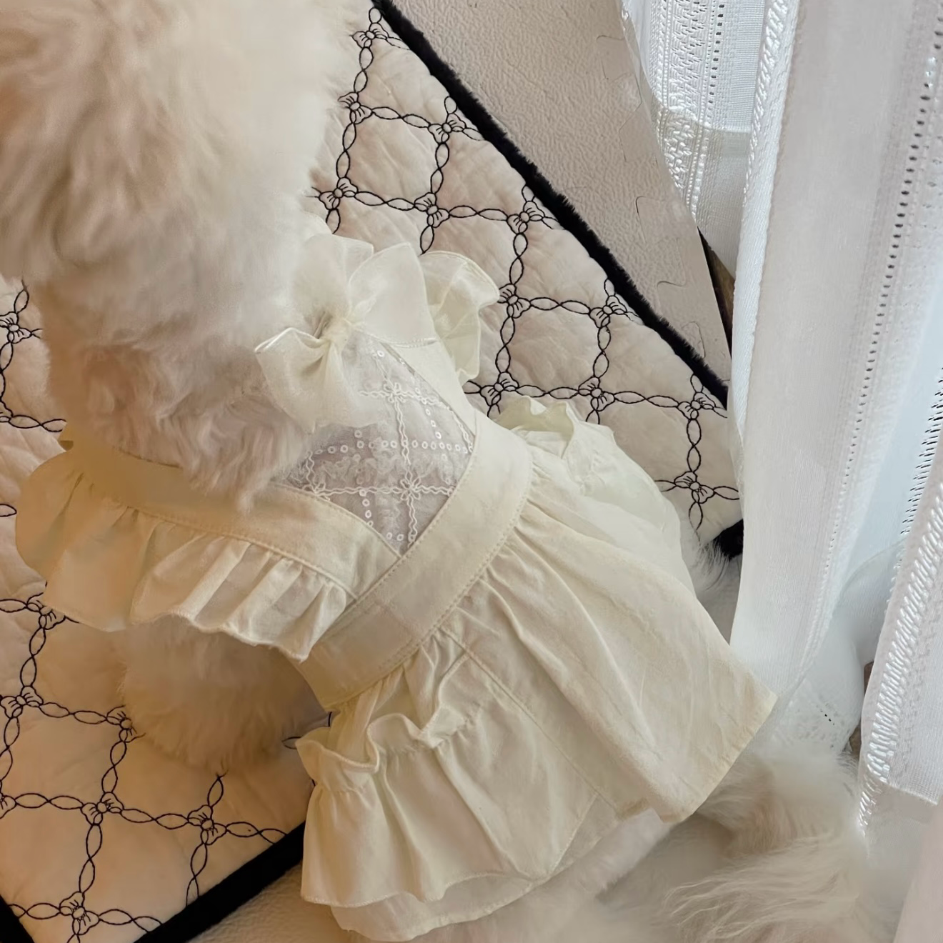Autumn Bless ホワイトレースフリルドレス | White Ruffled Lace Dress