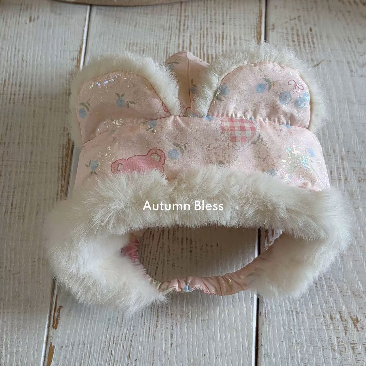 Autumn Bless ふわもこ冬あったか帽子 – テディ柄／キルティングブルー | Furry Cozy Winter Hat – Teddy Print / Quilted Blue